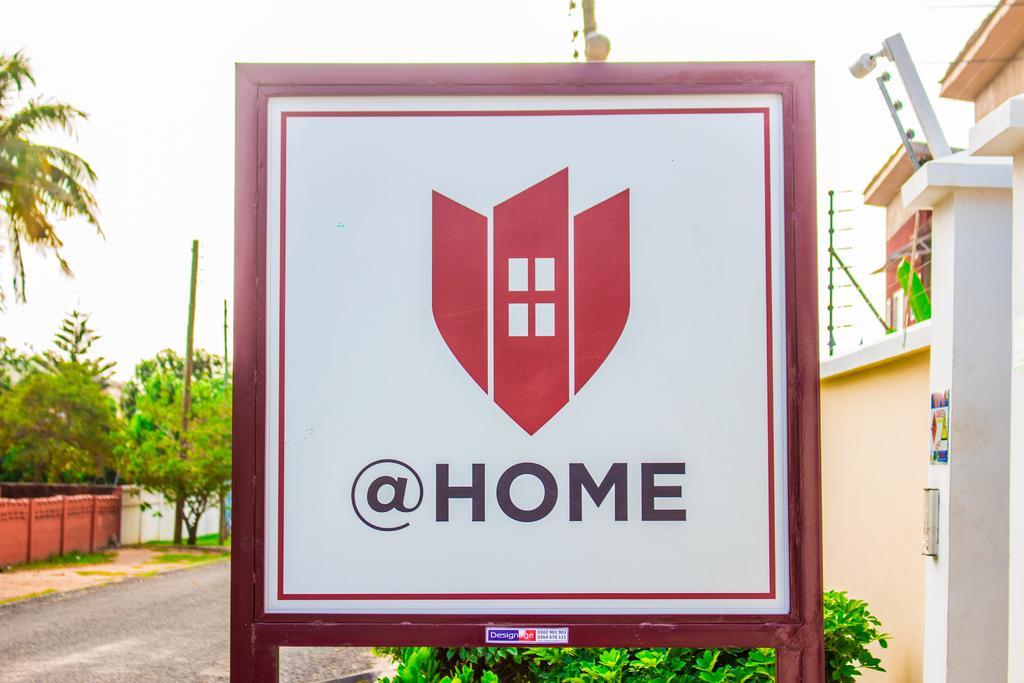 @Home Boutique B&B Hostel And Suite Accra Extérieur photo