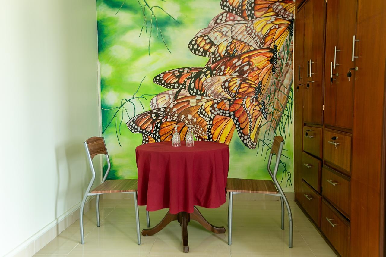 @Home Boutique B&B Hostel And Suite Accra Extérieur photo
