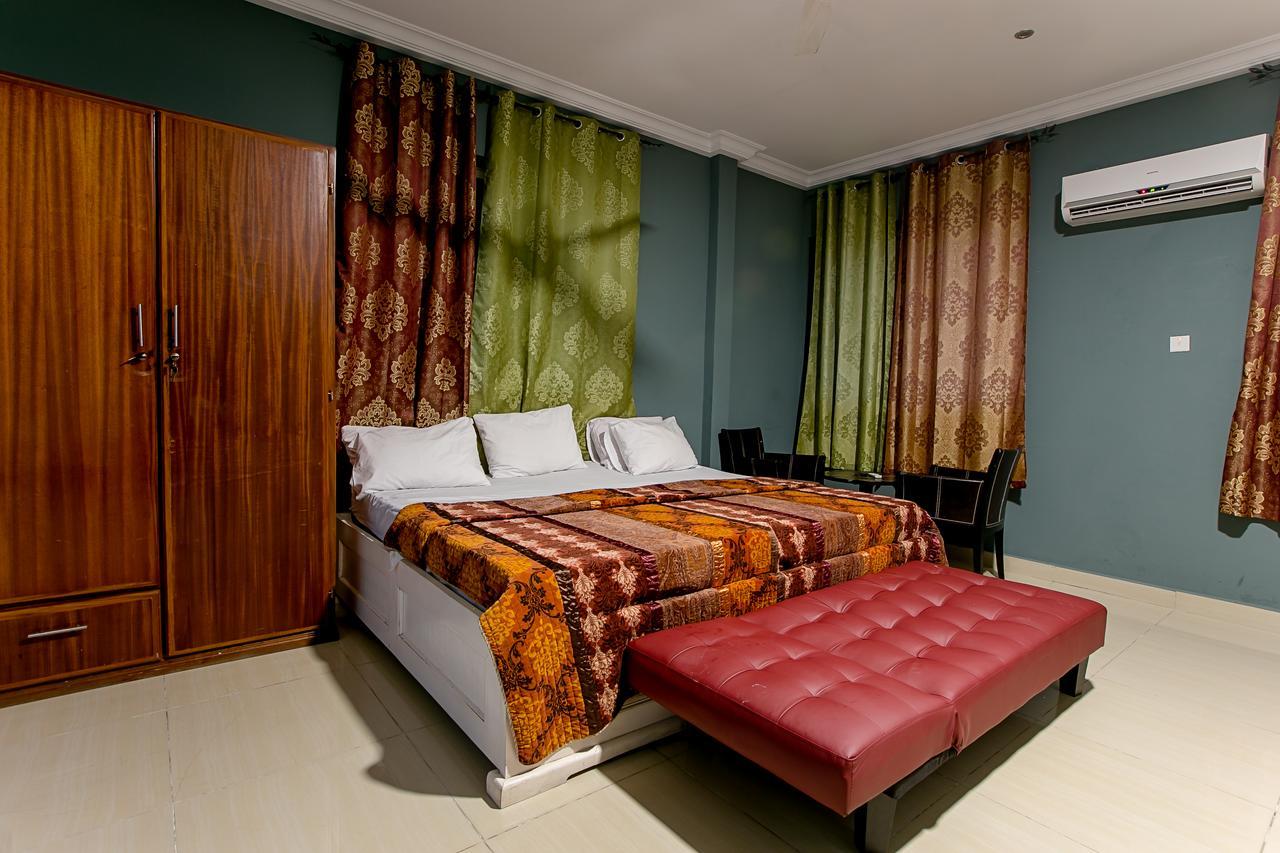 @Home Boutique B&B Hostel And Suite Accra Extérieur photo
