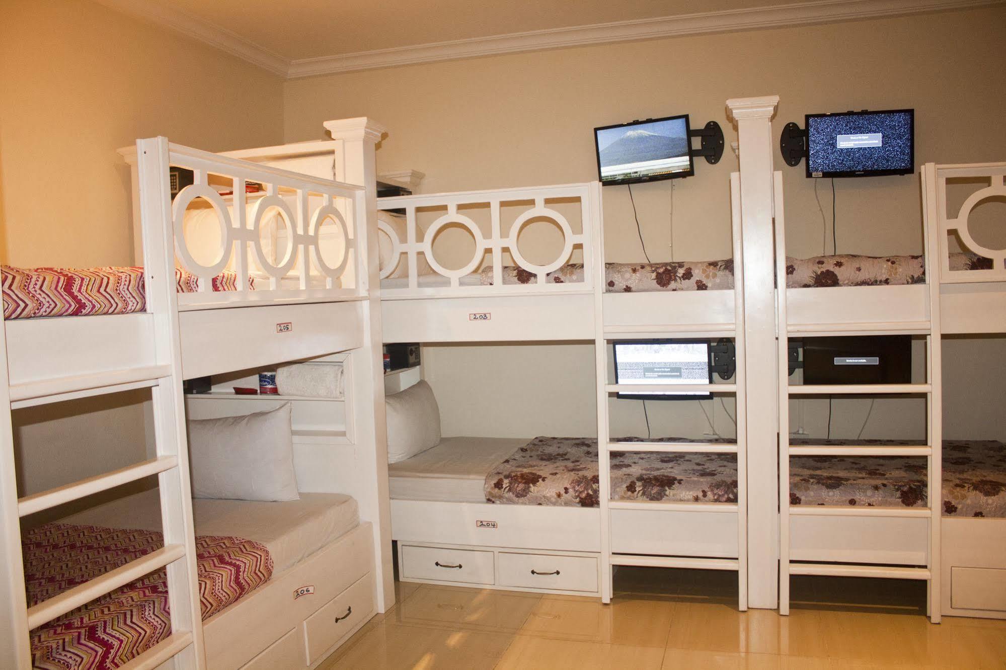 @Home Boutique B&B Hostel And Suite Accra Extérieur photo